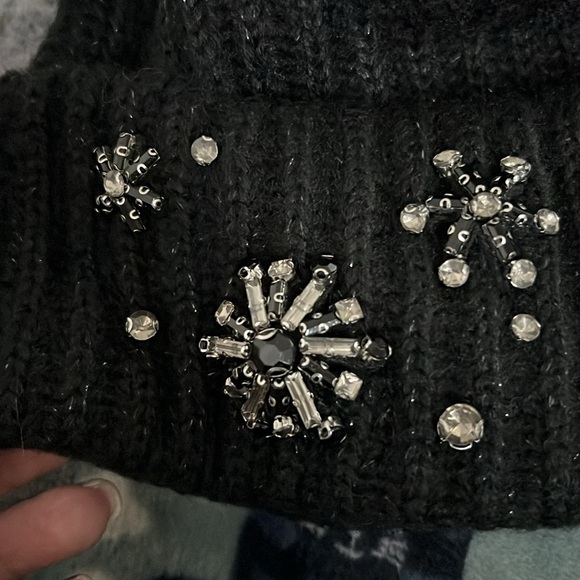 Winter hat - Picture 3 of 3